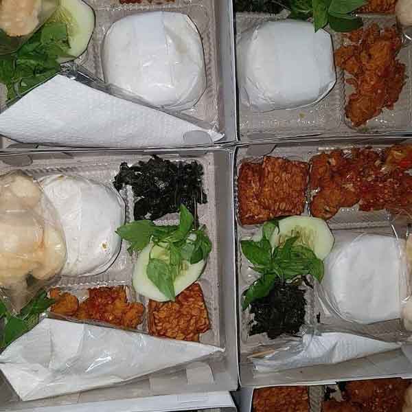 nasi kotak Yaur - Papua